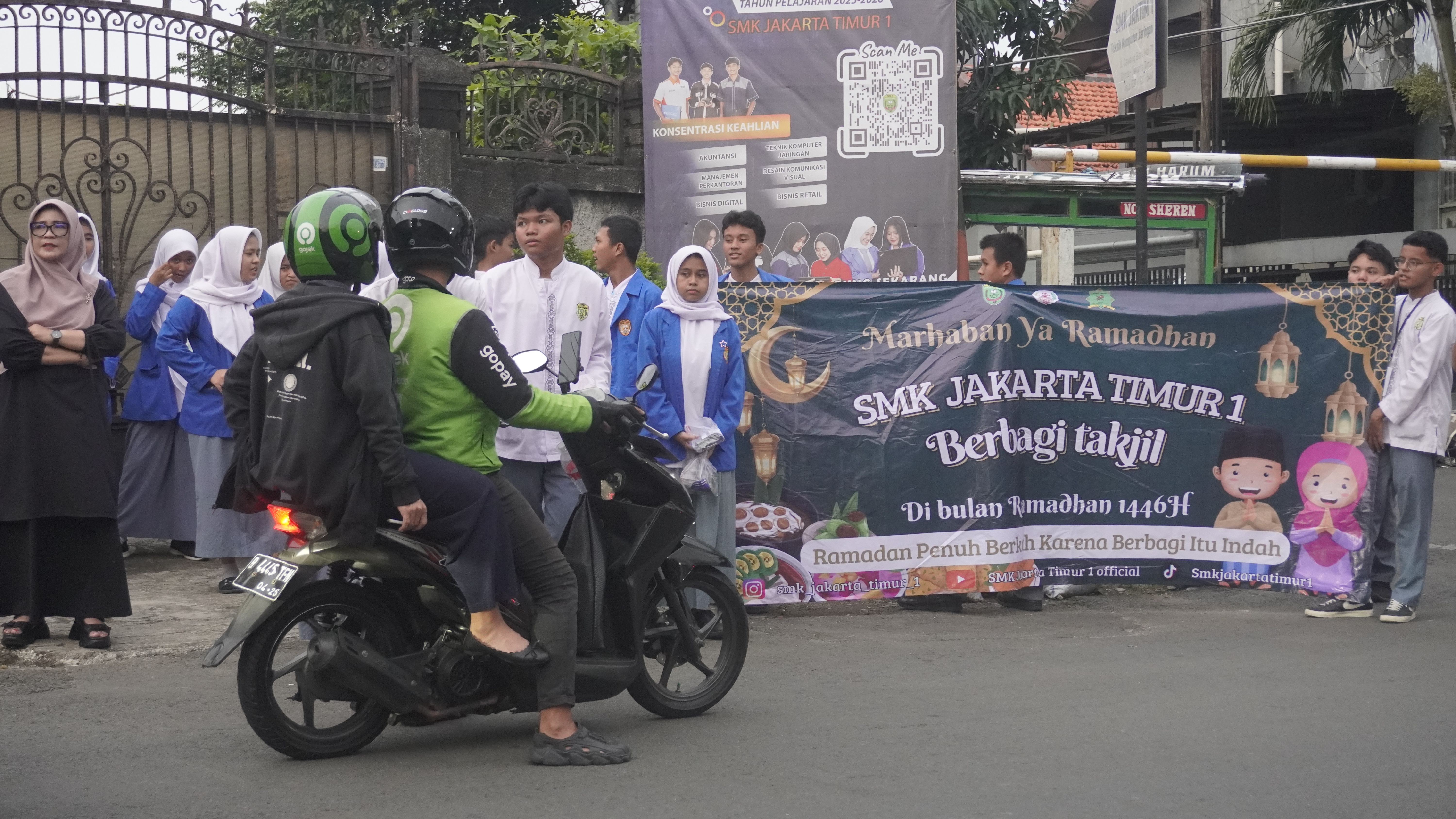 SMK JAKARTA TIMUR 1 Berbagi